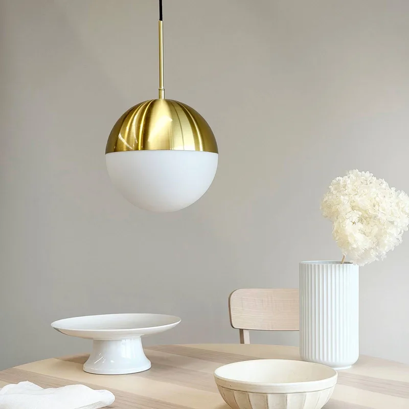 hanglamp Nova D25, opaal/messing, metaal fra Dyberg Larsen i Opaal, Messing – produktbillede 5 af 5
