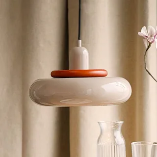 hanglamp Planet Mini, beige, Ø 27 cm, metaal fra Dyberg Larsen i Beige, Donker hout – produktbillede 1 af 3