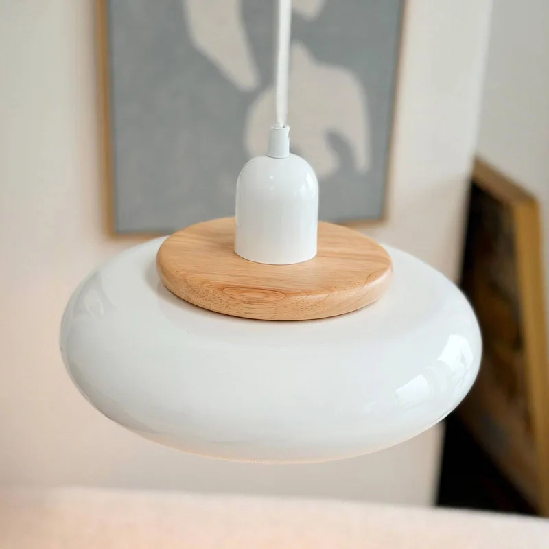 hanglamp Planet Mini, wit, Ø 27 cm, metaal fra Dyberg Larsen i Hvid, Licht hout – produktbillede 3 af 3