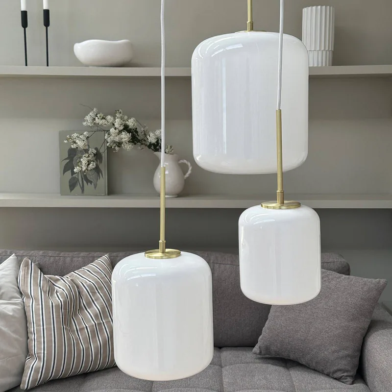 Silvia 20 Pendelleuchte Opal/Brass von Dyberg Larsen in Weiß, Messing – Produktfoto 1 von 5