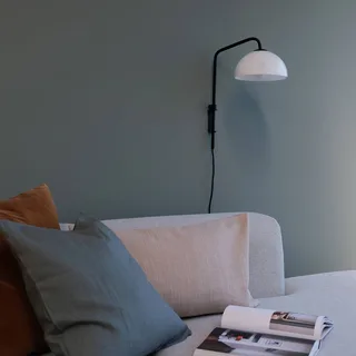 Jazz Wandleuchte, opal/schwarz von Dyberg Larsen in Mat zwart, Opaal – Produktfoto 2 von 3
