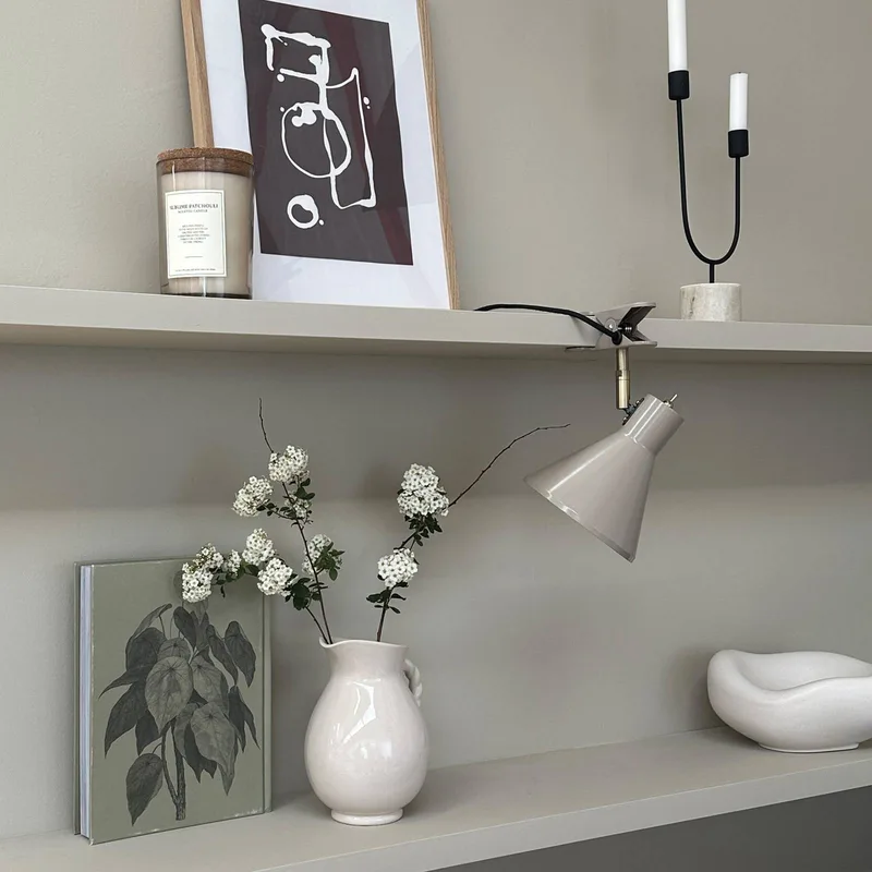 Lampe à pince Sleep Brown de Dyberg Larsen en Grijsbruin – photo produit 3 sur 5