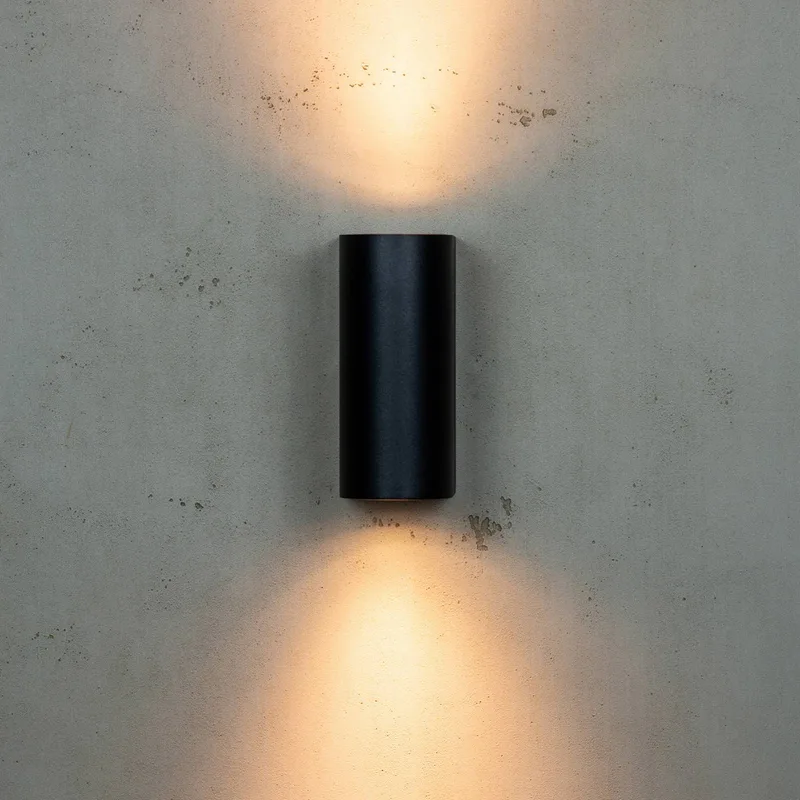 Læsø utomhusvägglampa, 2 lampor från Dyberg Larsen i Svart – produktbild 2 av 2