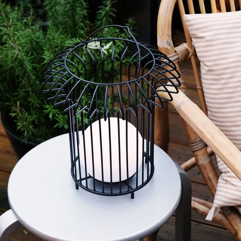 LED-batterij-tafellamp Basket, zwart, metaal de Dyberg Larsen en Noir, Blanc – photo produit 3 sur 5