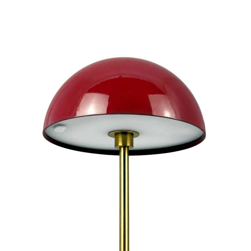 LED-batterijtafel lamp Along, rood, set van 2 de Dyberg Larsen en Donkerrood, Laiton – photo produit 3 sur 4