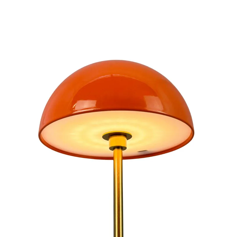 LED-batterijtafellamp Along, oranje, set van 2 de Dyberg Larsen en Orange, Laiton – photo produit 3 sur 4