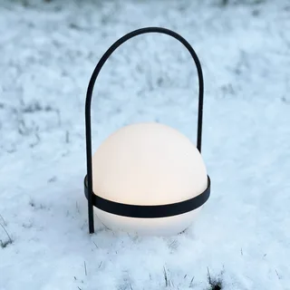 LED-solcellelampe Summer, hvid/sort Højde 26 cm fra Dyberg Larsen i Sort, Hvid – produktbillede 1 af 4