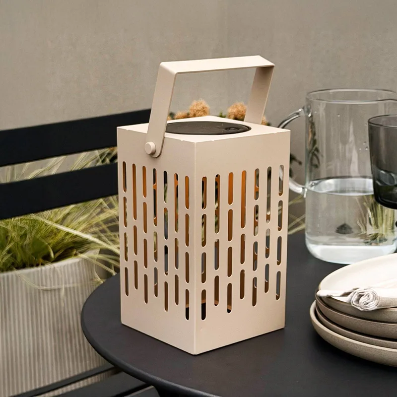 LED lantaarn Luma, 20 cm, IP44 van Dyberg Larsen in Beige – productfoto 1 van 4