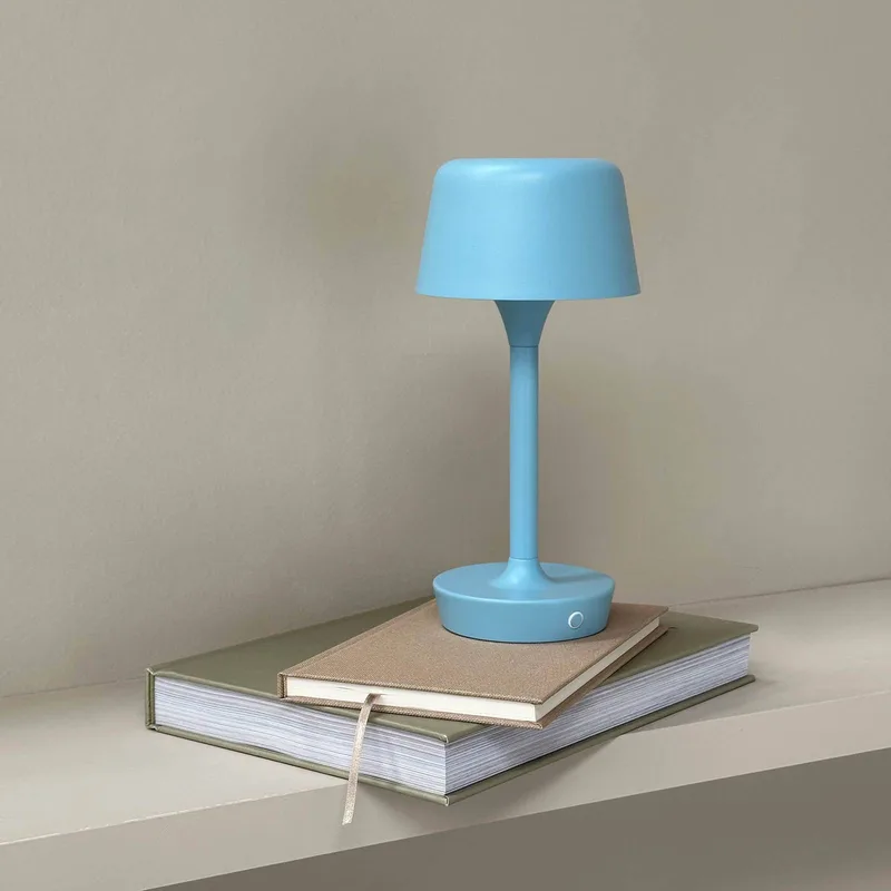 LED tafellamp Flow, hoogte 25 cm de Dyberg Larsen en Bleu clair – photo produit 2 sur 5