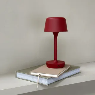 FLOW LED Portable Tischleuchte Dunkelheit Rot von Dyberg Larsen in Donkerrood – Produktfoto 2 von 5