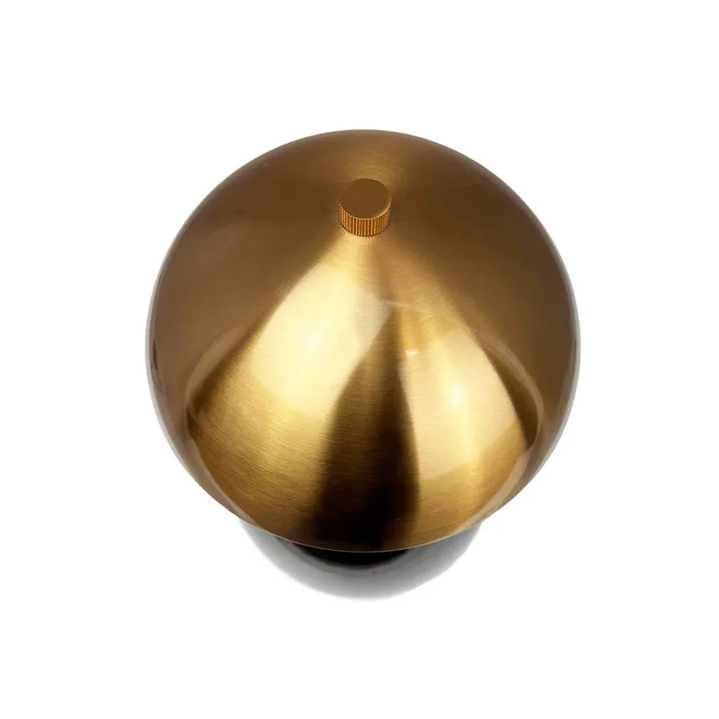LED tafellamp Manhatten, zwart/messing de Dyberg Larsen en Noir, Laiton – photo produit 5 sur 5