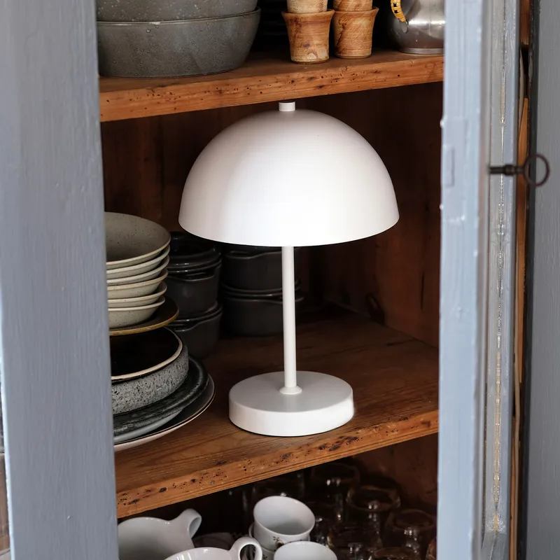 LED-Akku-Tischlampe Stockholm Portable, weiß von Dyberg Larsen – Produktfoto