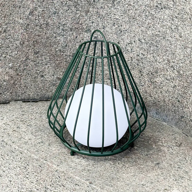 LED-batteridriven bordslampa Evesham, höjd 38 cm från Dyberg Larsen i Svart, Vit – produktbild 1 av 5
