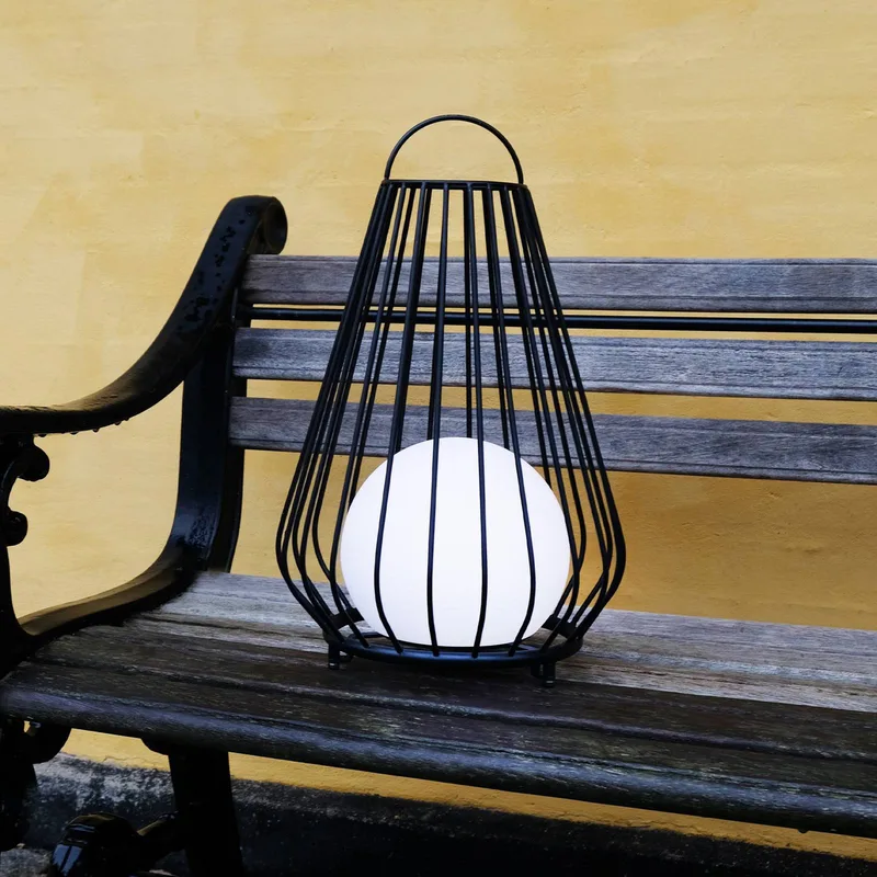 LED-bordlampe med batteri Evesham, højde 48 cm fra Dyberg Larsen i Sort, Hvid – produktbillede 2 af 5