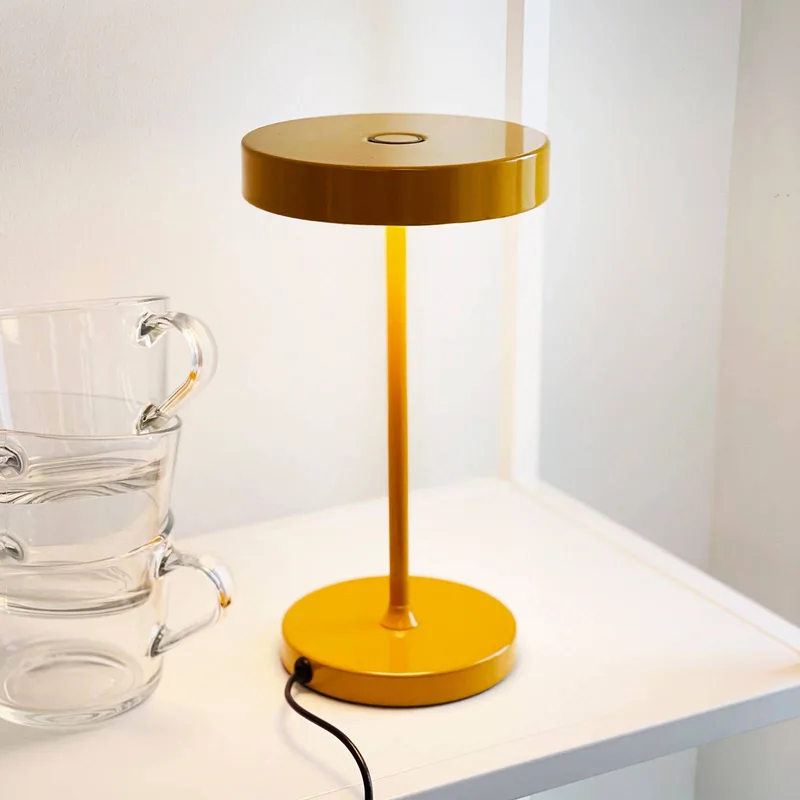LED tafellamp Starlight, hoogte 26 cm von Dyberg Larsen in Gelb – Produktfoto 1 von 3