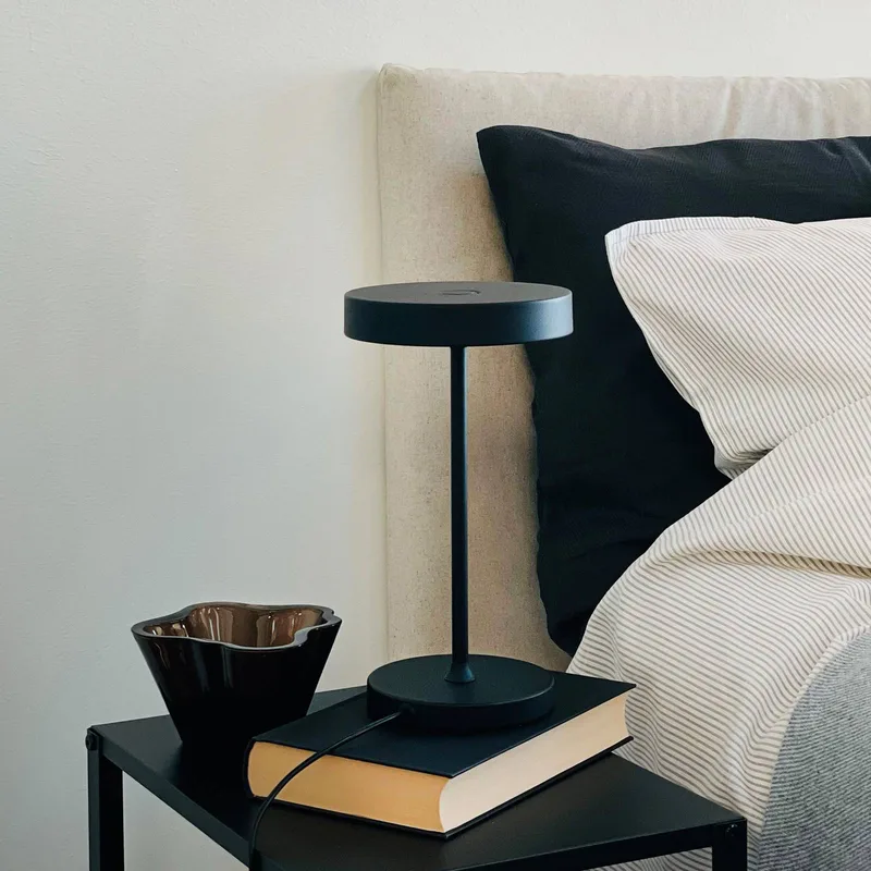LED tafellamp Starlight, hoogte 26 cm von Dyberg Larsen in Schwarz – Produktfoto 2 von 3
