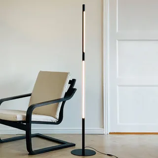 LED vloerlamp Vagner, hoogte 150 cm fra Dyberg Larsen i Sort – produktbillede 1 af 5