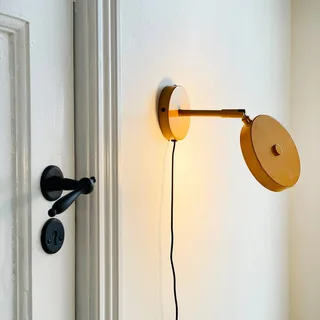 LED wandlamp Starlight, Ø 14 cm, dimbaar. von Dyberg Larsen in Gelb – Produktfoto 2 von 2