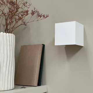 LED wandlamp Venus, breedte 10 cm fra Dyberg Larsen i Hvid – produktbillede 2 af 4