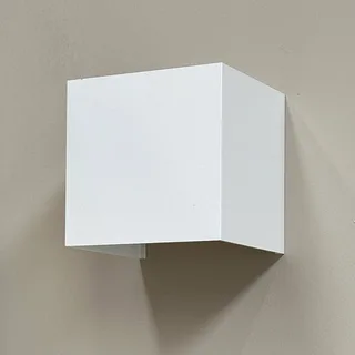 LED wandlamp Venus, breedte 10 cm fra Dyberg Larsen i Hvid – produktbillede 1 af 4