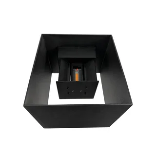 Venus LED Draußen Wandleuchte 15x15 Schwarz von Dyberg Larsen in Schwarz – Produktfoto 4 von 5