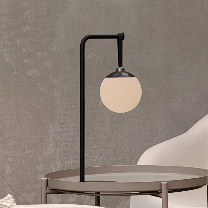 Odin LED-decolamp op accu, zwart/wit, IP44 från Dyberg Larsen i Svart, Vit – produktbild 1 av 5