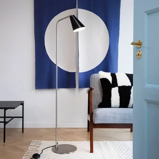 Oswald vloerlamp, zwart/staal, hoogte 135 cm från Dyberg Larsen i Svart, Geborsteld staal – produktbild 1 av 2