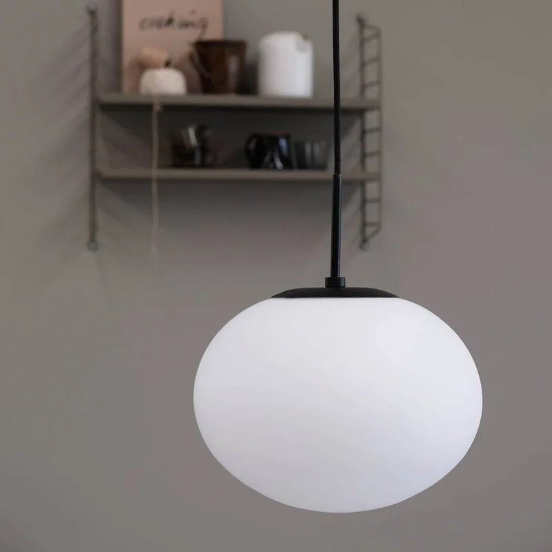 Princess hanglamp, opaal/zwart, Ø 28 cm by Dyberg Larsen in Opaal, Black – product photo 2 of 3