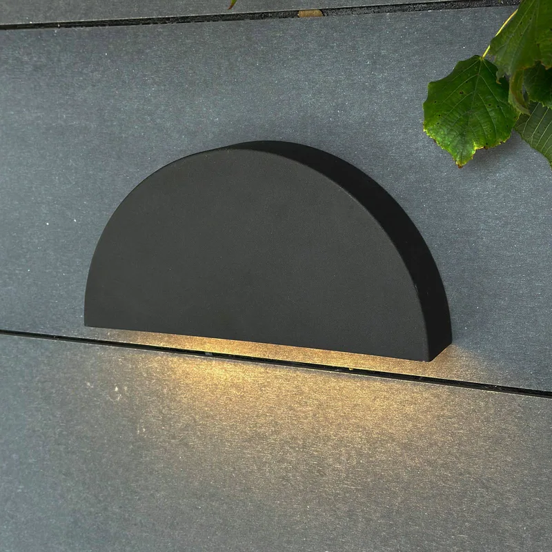 Applique d'extérieur Scott Black de Dyberg Larsen en Zwart mat – photo produit 1 sur 4