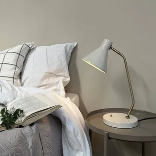 Lampe à poser Sleep Shiny White/Antique Brass de Dyberg Larsen en Blanc – photo produit 3 sur 4