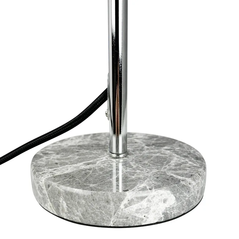 Lampe à poser Stockholm chrome/marbre de Dyberg Larsen en Chrome, Marble – photo produit 3 sur 4
