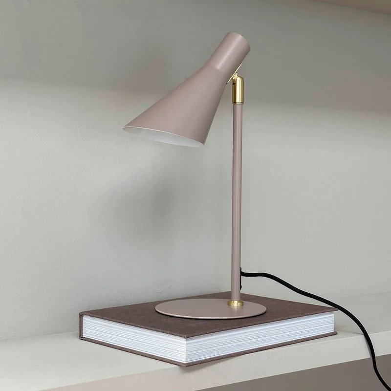 tafellamp DL12, beige, hoogte 39,5 cm, metaal från Dyberg Larsen i Beige, Mässing – produktbild 3 av 5