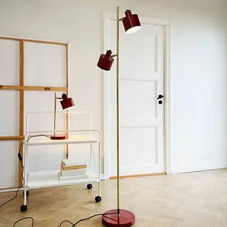 Lampe à poser Ocean rouge foncé/laiton de Dyberg Larsen en Dark red, Laiton – photo produit 3 sur 3