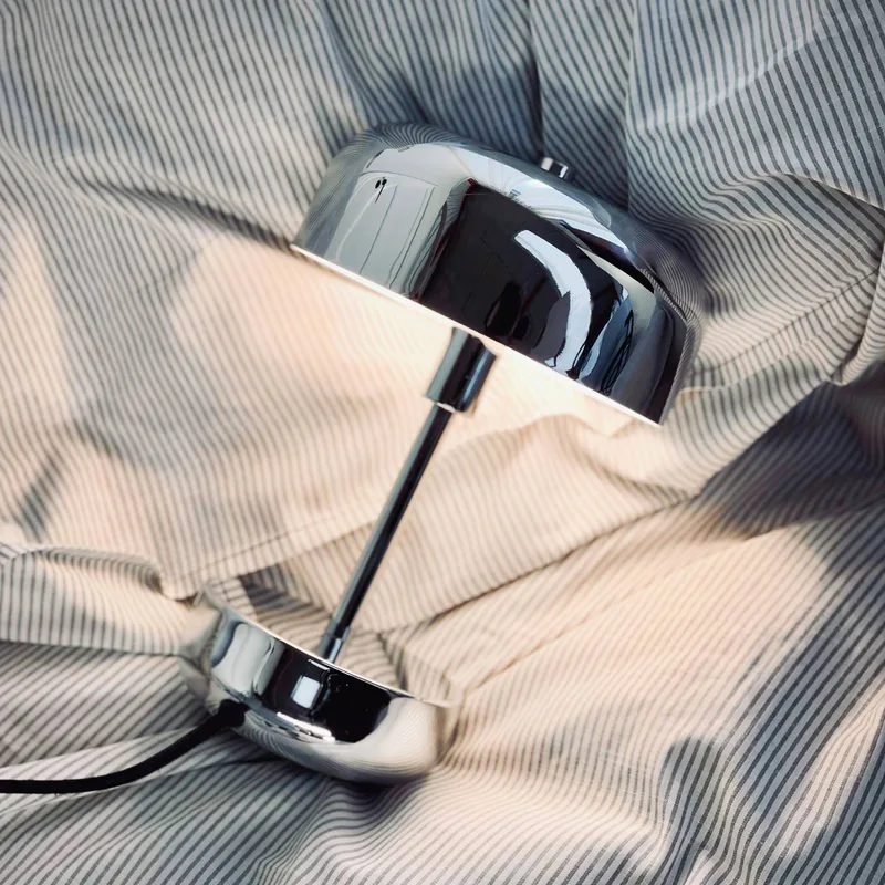 Lampe à poser métal chrome de Dyberg Larsen en Chrome – photo produit 3 sur 4