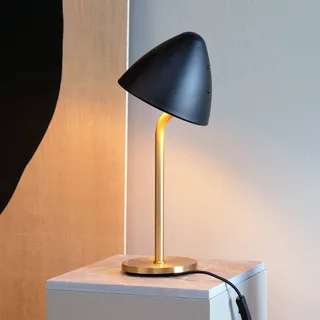 Lampe à poser Oulu Noir/Laiton de Dyberg Larsen en Noir, Laiton – photo produit 1 sur 5