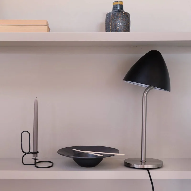 Oulu Tischleuchte Black/Brushed Steel von Dyberg Larsen in Schwarz, Geborsteld staal – Produktfoto 3 von 5