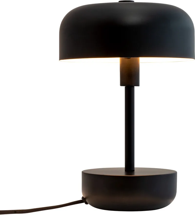 Bordslampa Haipot, svart, metall, H25,7 cm D17 cm från Dyberg Larsen i Svart – produktbild