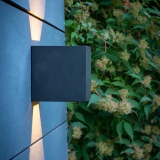 Venus LED-Außen-Wandleuchte von Dyberg Larsen in Schwarz – Produktfoto 1 von 5