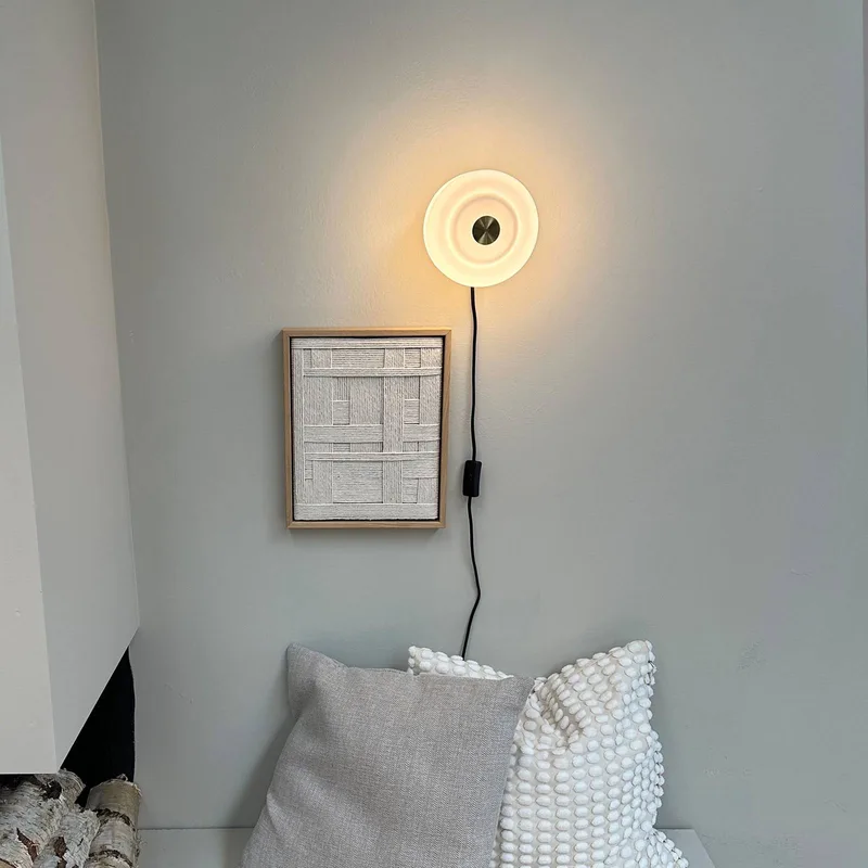 Wandlamp Diva, messingkleurig, Ø 16 cm by Dyberg Larsen in Brass, White – product photo 3 of 3