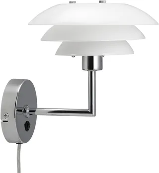 DL20 vägglampa glasskärm, krom från Dyberg Larsen i Vit – produktbild 1 av 5