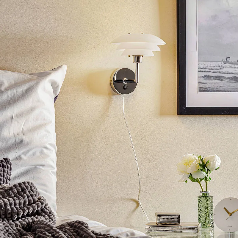 DL20 vägglampa glasskärm, krom från Dyberg Larsen i Vit – produktbild 2 av 5