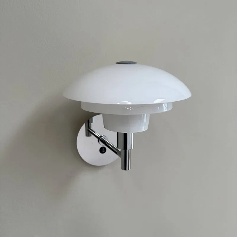 wandlamp Morph, opaal/chroom, breedte 21 cm från Dyberg Larsen i Opaal, Krom – produktbild 2 av 4