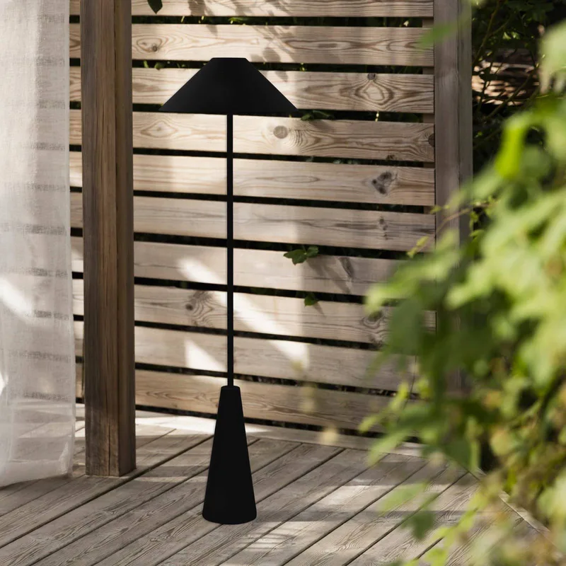 Accu-buiten vloerlamp Cannes, IP54 fra Globen Lighting i Sort – produktbillede 2 af 5