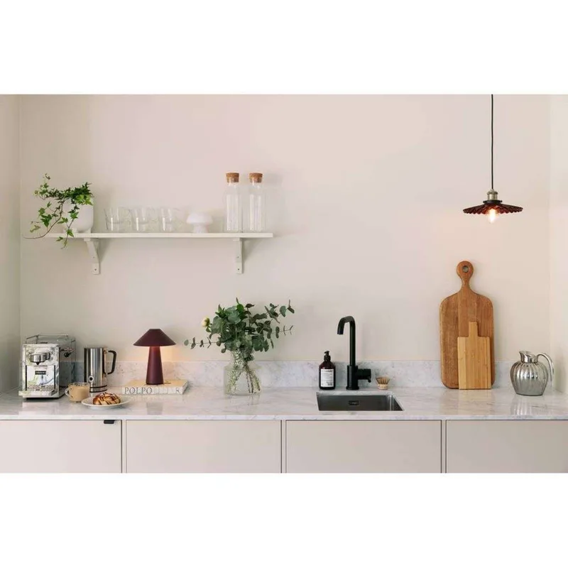 Lampe de table à batterie Cannes, 26 cm IP44 de Globen Lighting en Donkerrood – photo produit 3 sur 3