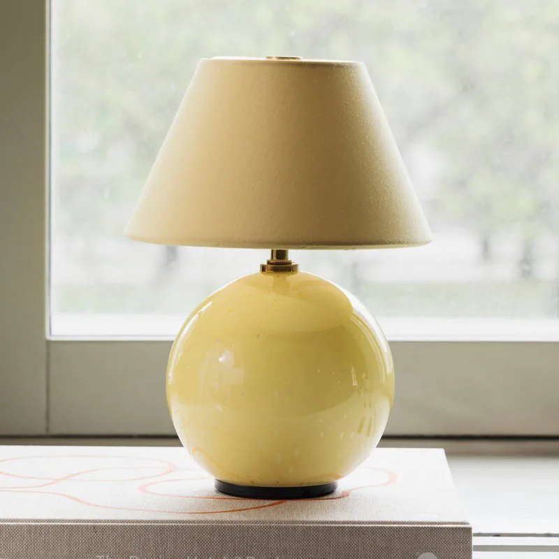 Akku-Tischleuchte IRIS, gelb, Höhe 23 cm von Globen Lighting in Gelb – Produktfoto 2 von 5