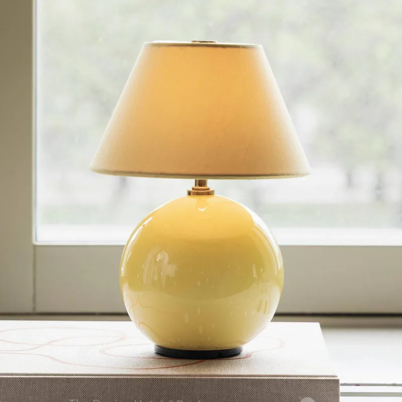 Akku-Tischleuchte IRIS, gelb, Höhe 23 cm von Globen Lighting in Gelb – Produktfoto 1 von 5