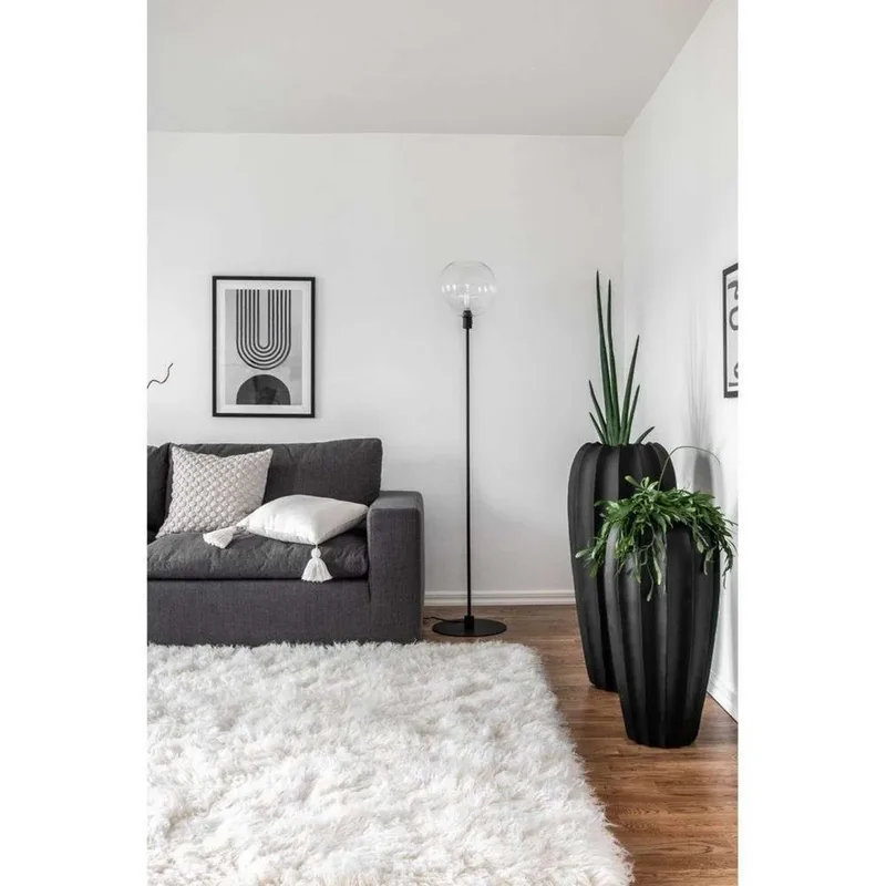 Lampe sur pied Bowl Noir de Globen Lighting – photo produit