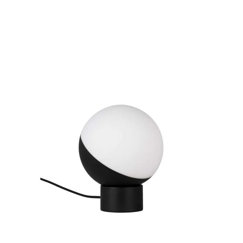 Contur 20 Taffellamp Black/White de Globen Lighting – photo produit