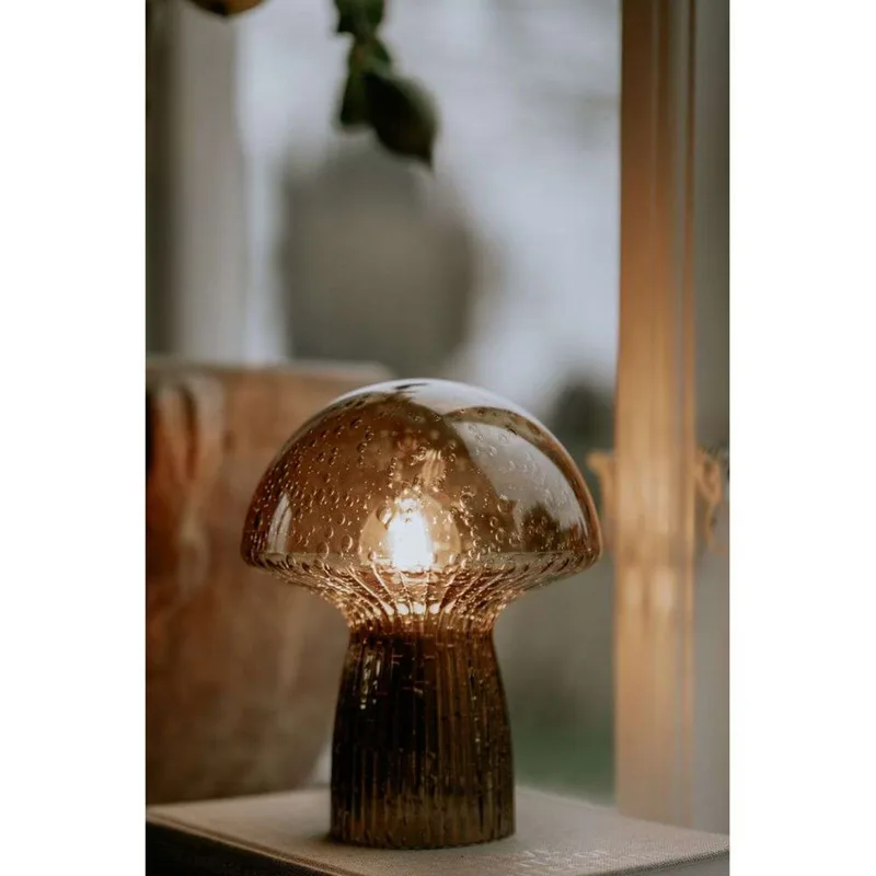 Fungo 16 tafellamp, bruin, helder, 20 cm fra Globen Lighting – produktbillede