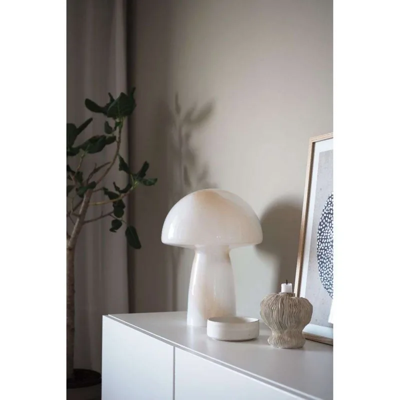Fungo 30 Tischleuchte Beige von Globen Lighting – Produktfoto